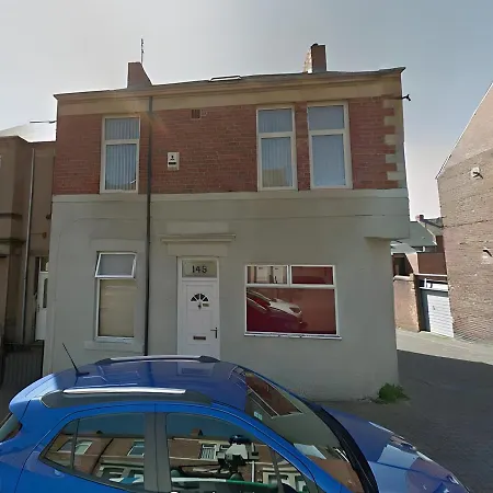 Rodsley - 2 Bedroom 1St Floor Flat Free Parking Wifi And Netflix Gateshead Exterior photo