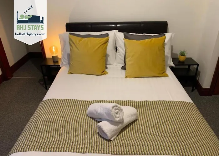 Rodsley - 2 Bedroom 1St Floor Flat Free Parking Wifi And Netflix