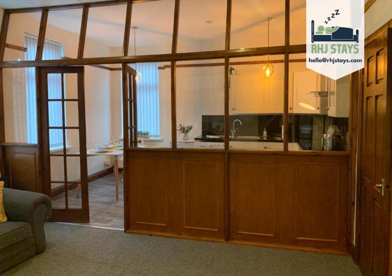 Rodsley - 2 Bedroom 1st Floor Flat Free Parking Wifi And Netflix Gateshead