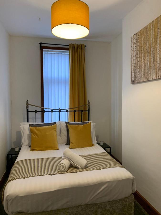 Rodsley - 2 Bedroom 1st Floor Flat Free Parking Wifi And Netflix